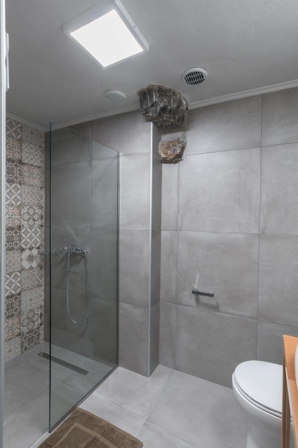 Casa Leone, Cosy Apartment Overlooking The Square Spilion Exterior photo