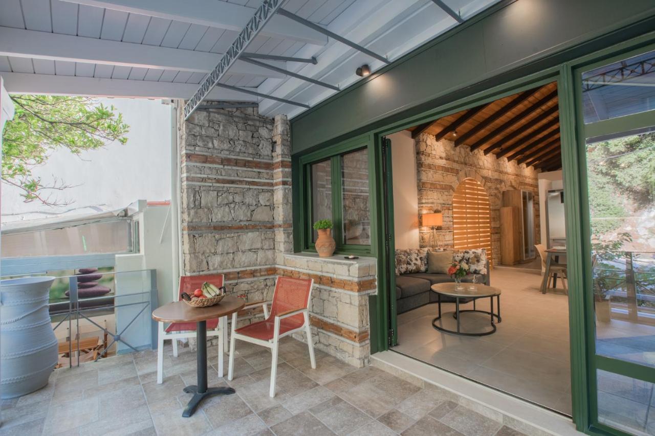 Casa Leone, Cosy Apartment Overlooking The Square Spilion Exterior photo